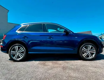 Car image 4