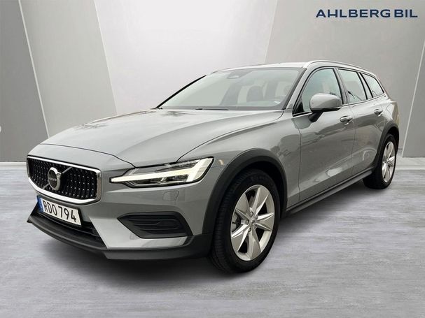 Volvo V60 Cross Country AWD B4 147 kW image number 1