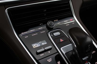 Car image 33