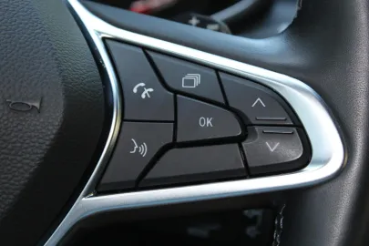 Car image 40