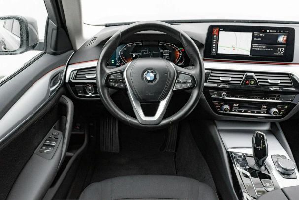 BMW 530d Touring xDrive 210 kW image number 17