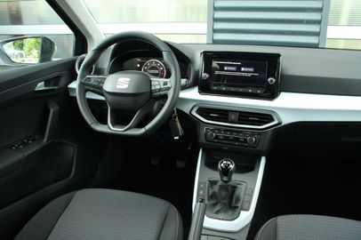 Car image 26