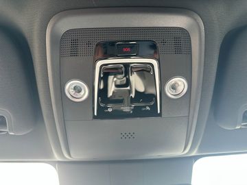 Car image 29