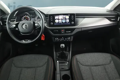 Car image 3