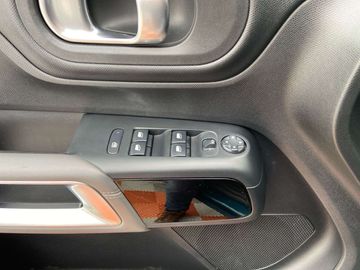 Car image 31