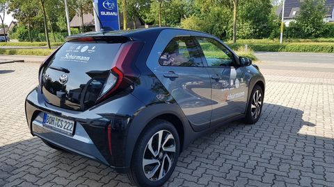 Car image 3