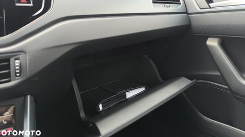 Car image 36