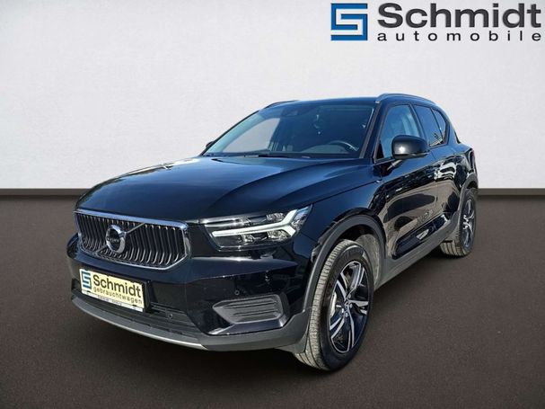 Volvo XC40 D3 AWD Geartronic Momentum 110 kW image number 2