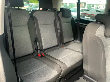 Car image 28