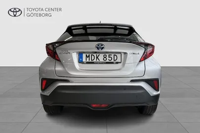 Car image 3