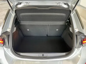 Car image 29