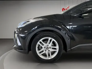 Car image 20