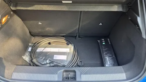 Car image 38