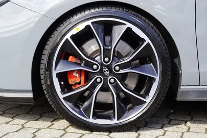 Car image 40