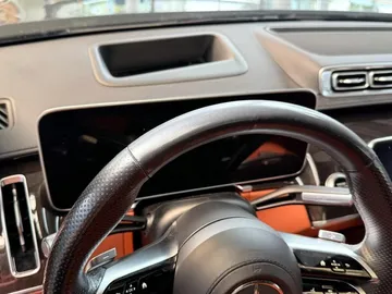 Car image 27