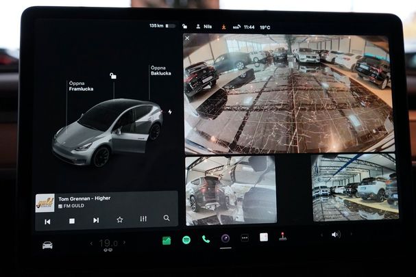 Tesla Model Y Long Range AWD 378 kW image number 11