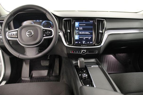 Volvo V60 Cross Country B4 AWD 146 kW image number 6