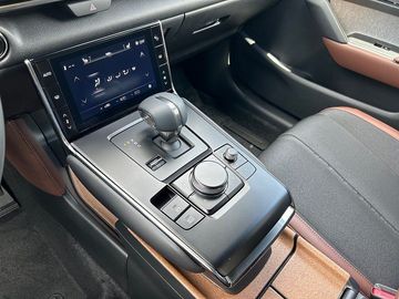 Car image 13