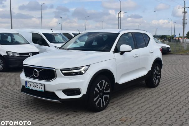 Volvo XC40 T3 Momentum 120 kW image number 1