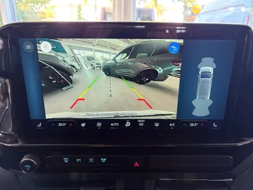 Car image 28