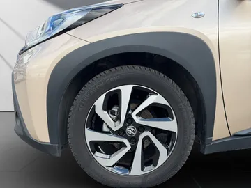 Car image 21