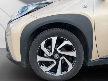 Car image 21