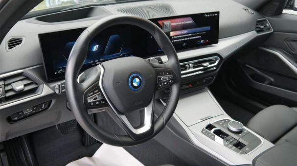 BMW 320 Touring e xDrive 150 kW image number 8