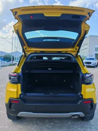 Car image 30