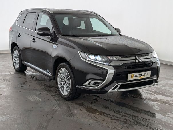 Mitsubishi Outlander 2.4 Plug-In Top 4WD 165 kW image number 2