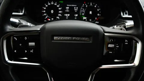 Car image 30