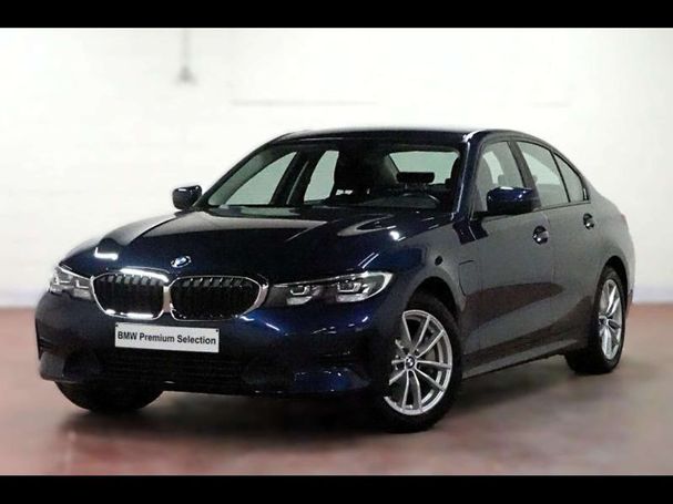 BMW 330e M 215 kW image number 1