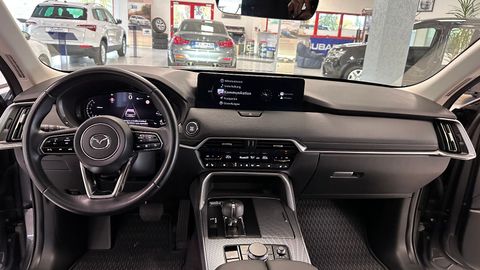 Car image 24