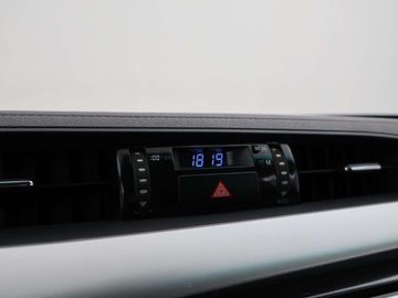 Car image 36