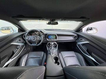 Car image 11