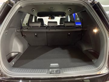 Car image 32