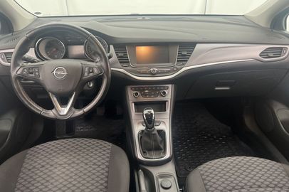 Car image 13