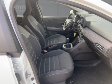 Car image 11