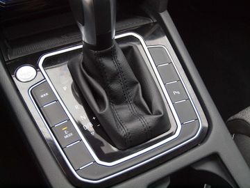 Car image 33