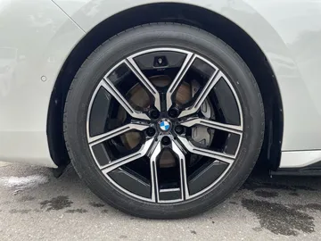 Car image 39
