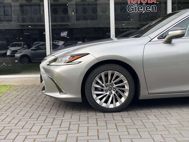 Lexus ES 300 H 160 kW image number 11