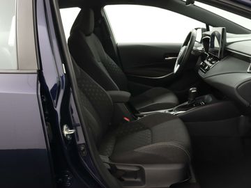 Car image 30