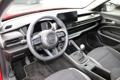 Car image 12