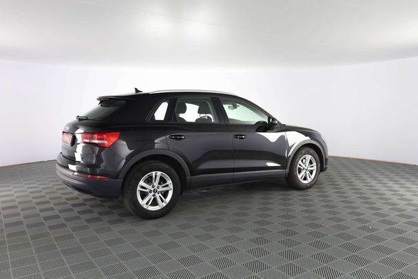 Audi Q3 35 TDI S tronic Business 110 kW image number 4