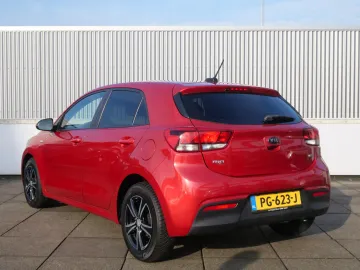 Car image 5