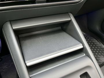 Car image 37