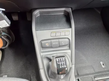 Car image 24