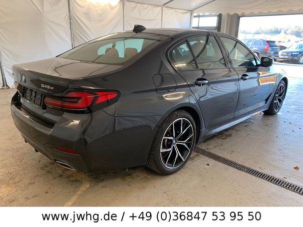 BMW 545 e xDrive 290 kW image number 3