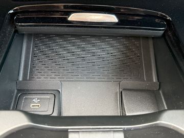 Car image 33