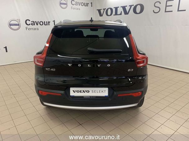 Volvo XC40 B3 Core 120 kW image number 12