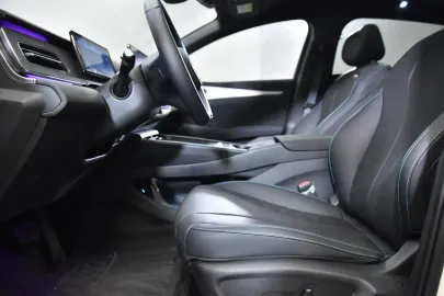 Car image 24
